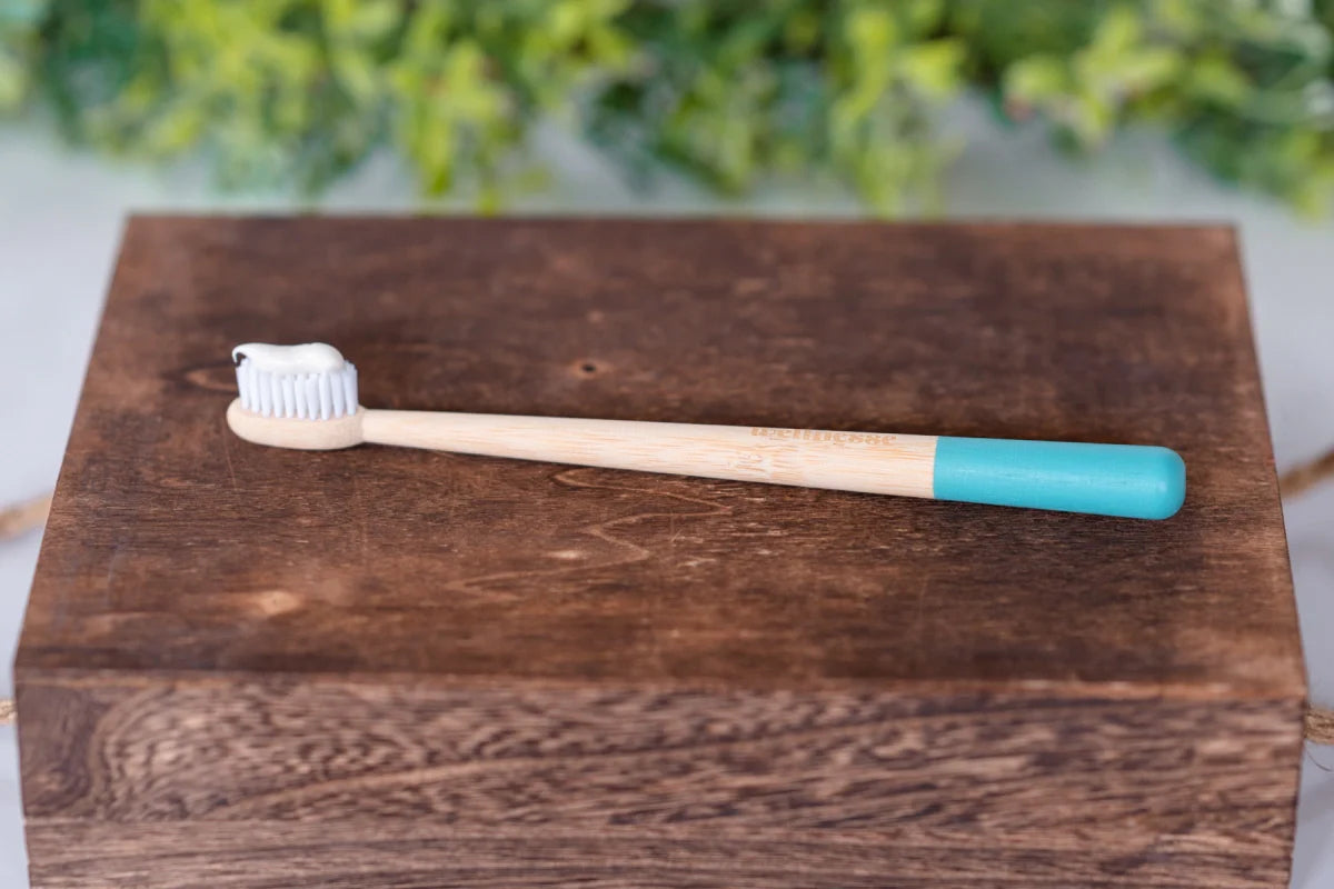 Buy 3 Get 1 FREE Whitening Toothpaste